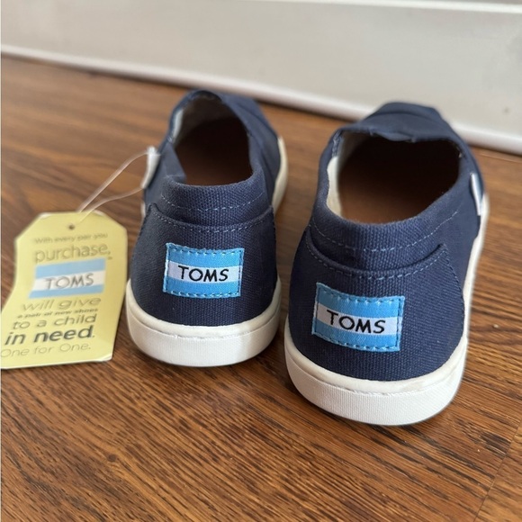 NEW TOMS unisex navy classic slip on shoes (youth size 5) - Picture 5 of 7